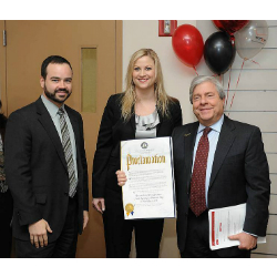 Brooklyn Borough President Marty Markowitz (right) proclaims Jan. 16 as “Verizon FiOS Brooklyn Store Grand Opening Celebration Day in Brooklyn, USA” along with Verizon’s Region President Manuel Sampedro and Vice President-Marketing Angela Klein.